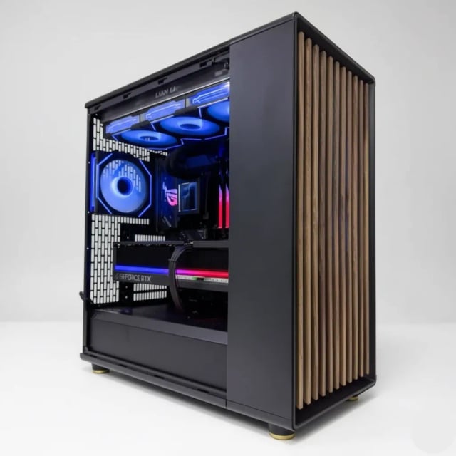 FRACTAL Borealis (Ryzen 7 9800X3D, RTX 5080 16GB GPU, 64GB DDR5 RAM) - Gaming PC | Custom Gaming Computer